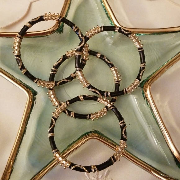 Jewelry - 🎉Host Pick🎉5 PC. Set / Earrings & 4 Bracelet